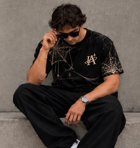 T-shirt Toile d'araignée IA ROYALE : porté en position assise
