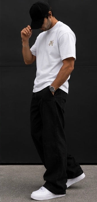 T-shirt blanc IA ROYALE : porté de trois quarts