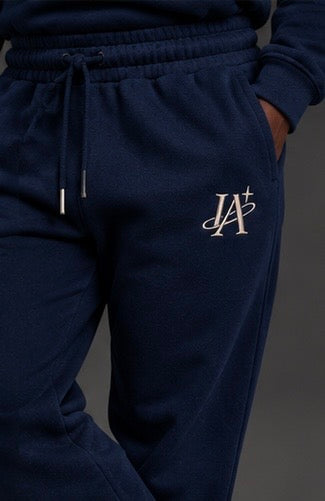 Ensemble bleu IA ROYALE : détail de la taille et du logo du jogging
