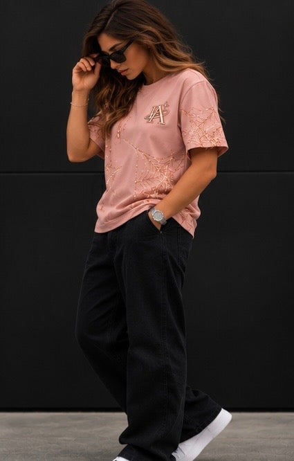 T-shirt Spider rose IA ROYALE : porté de trois quarts