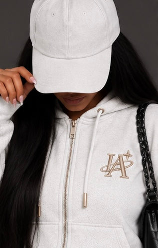 Ensemble blanc IA ROYALE : sweat à capuche porté de face
